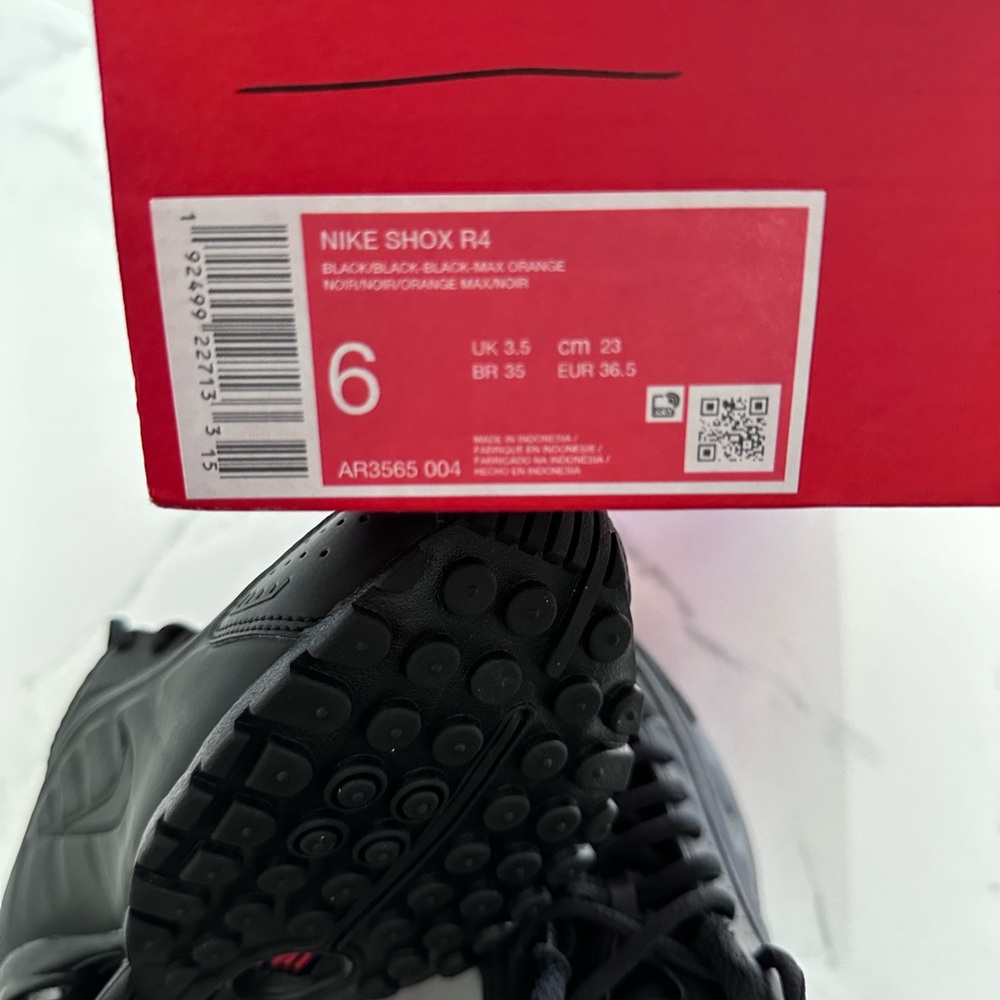 Nike Shox R4 - Picture 10 of 13